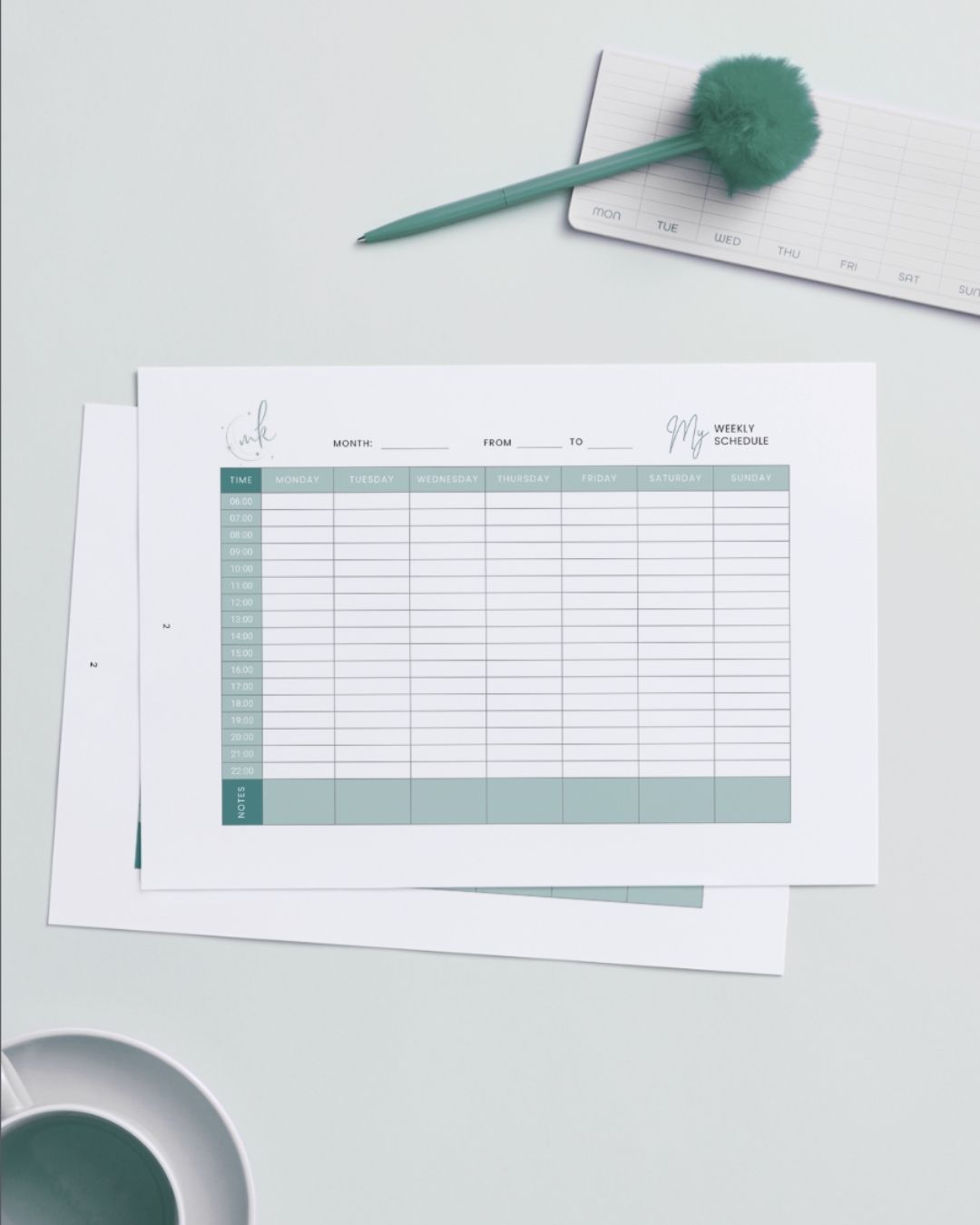 Frau denkt über eigenes Business mit wenig Zeit nach